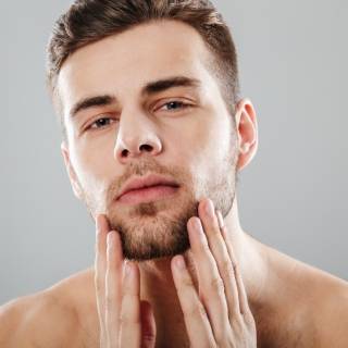 کاشت ریش طبیعی در مردان