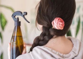 آب پاشی سر بعد از کاشت مو