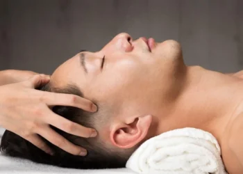 درمان ریزش مو با ماساژ